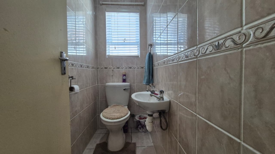3 Bedroom Property for Sale in Langebaan North Western Cape